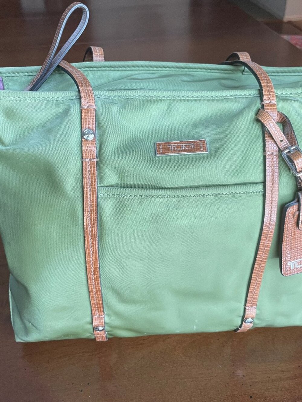 Tumi Voyager Q Tote, Green
